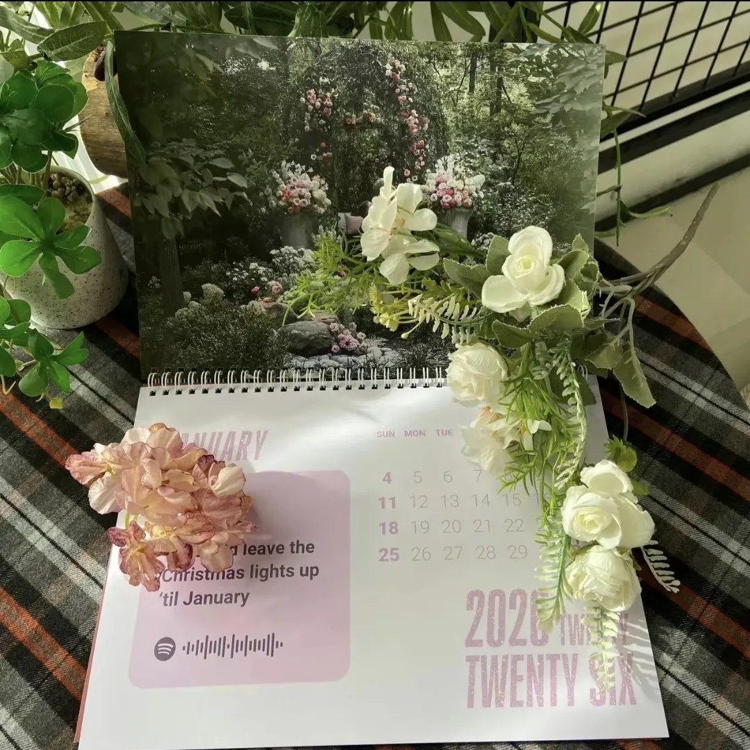 đ
 Pop Icon 2026 Kalender: Ett Är av musik & minnen