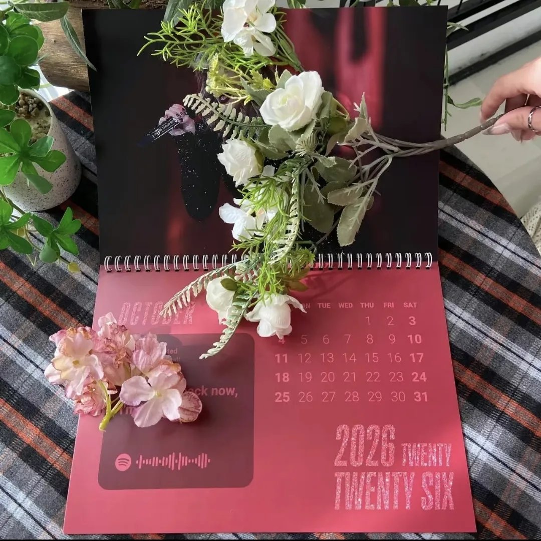 📅 Pop Icon 2026 Kalender: Ett år av musik & minnen