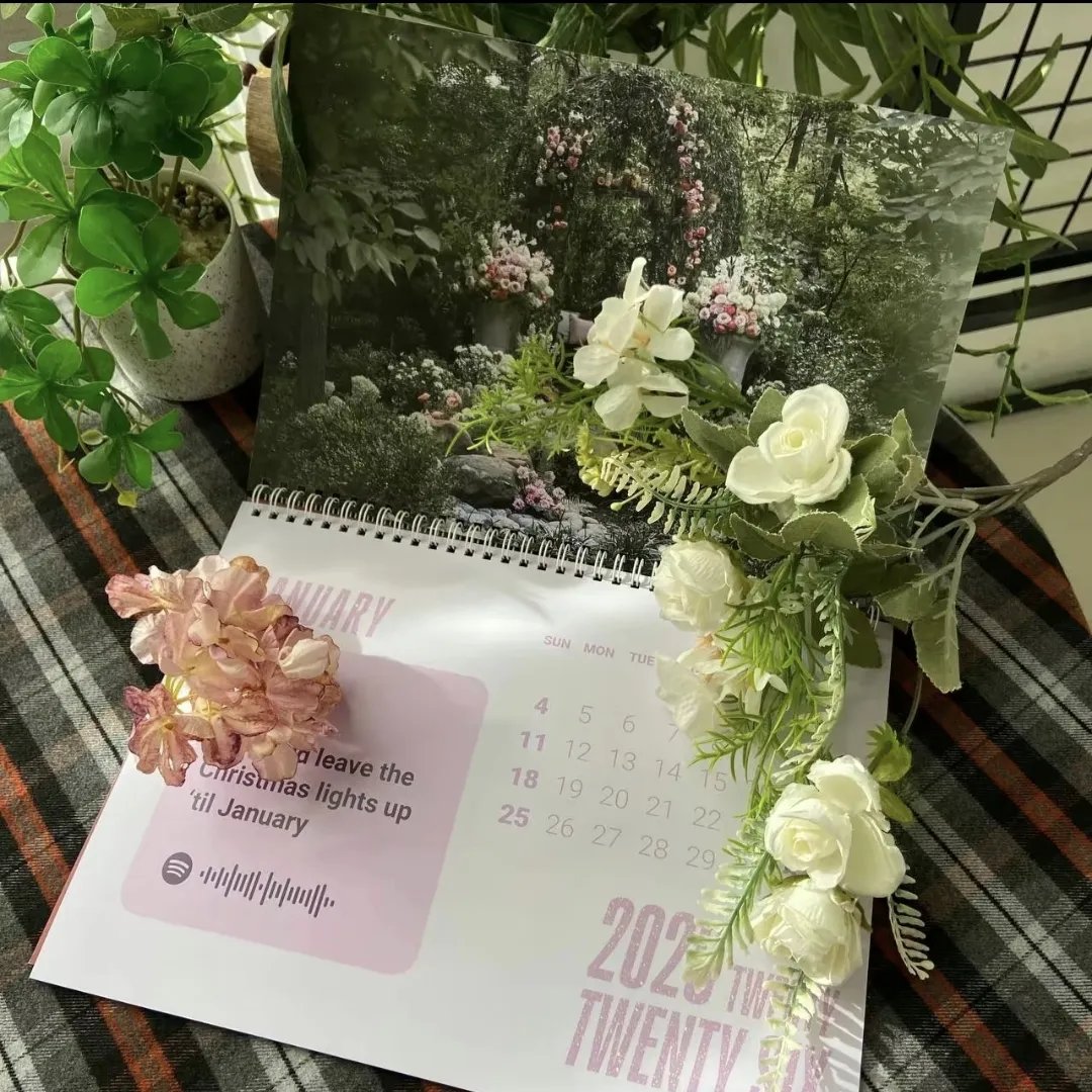 📅 Pop Icon 2026 Kalender: Ett år av musik & minnen